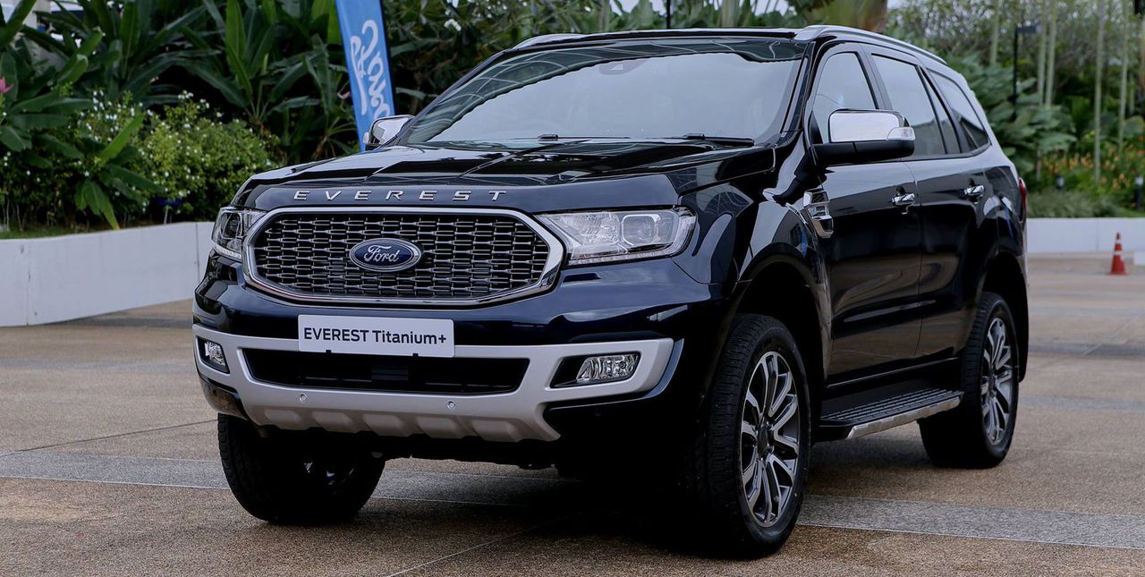 Ắc quy thay cho Ford Everest
