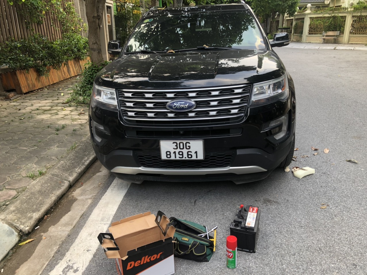 Thay ắc quy cho ford explorer