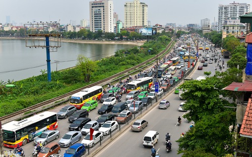 cứu hộ ắc quy, câu bình ắc quy, thay bình ắc quy ô tô xe máy tại đường Giải Phóng Hà Nội